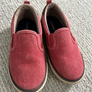 Old Navy Toddler canvas shoes size 9 in red